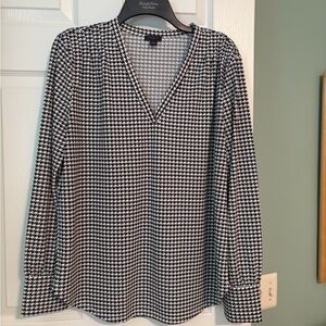 Black and White Houndstooth Women's Top